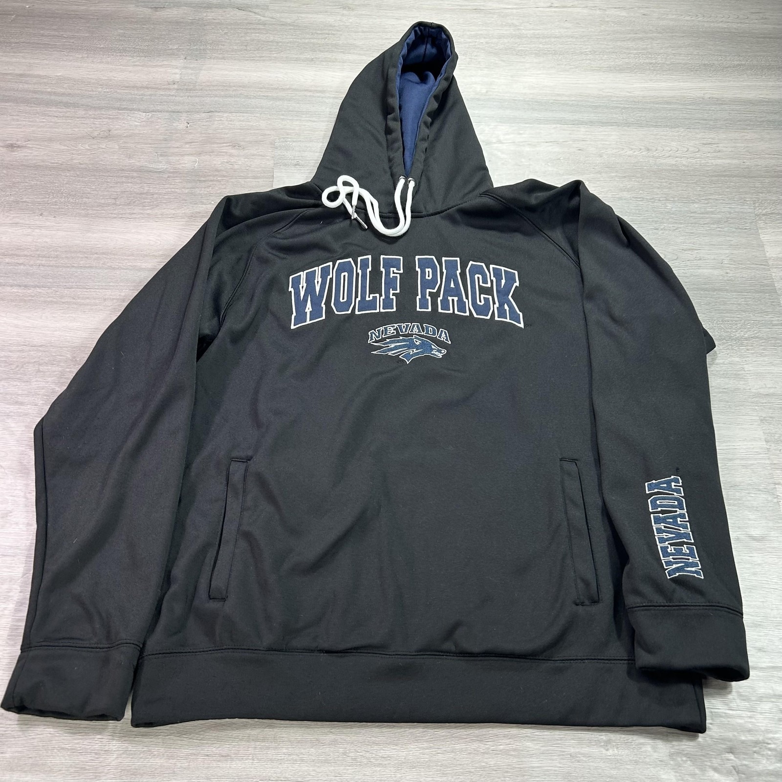 Nevada Wolf Pack Hoodie Mens Large Black Ncaa Football Colosseum Fleece